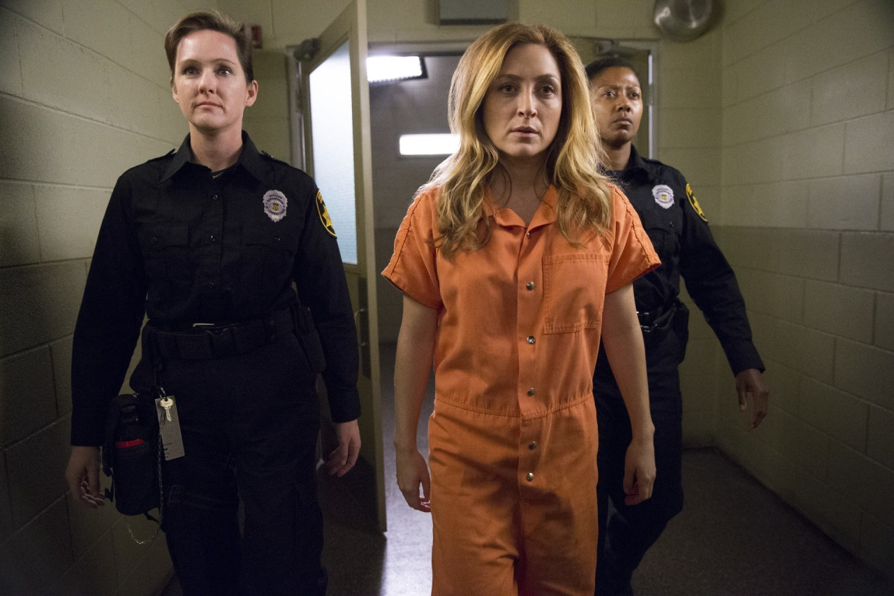 Maura's visit to jail during Season 4.jpg